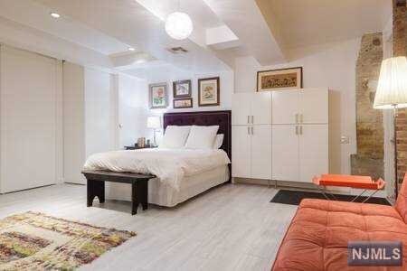 Foto del edificio - 108 E 63rd St