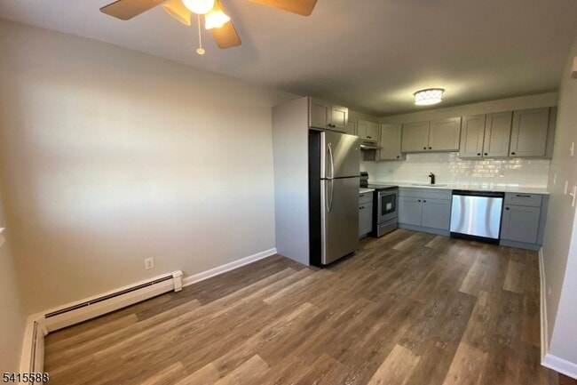 Building Photo - 35 S Willow St