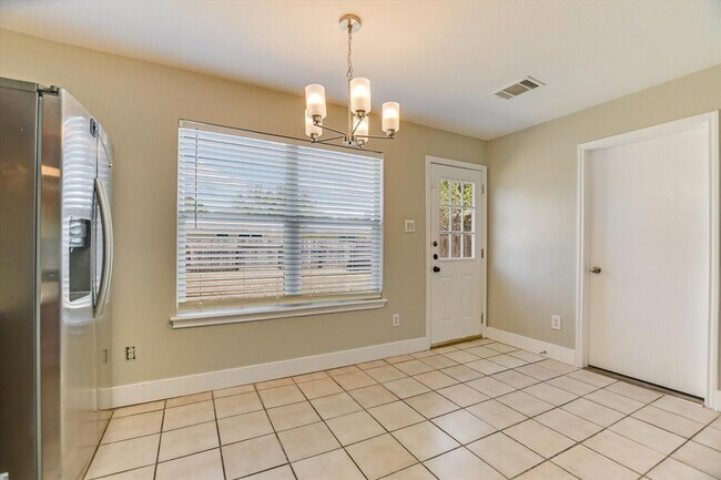 Building Photo - 3303 Barksdale Dr