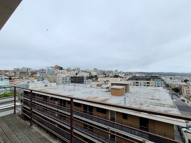 Building Photo - 1455 Filbert St #303