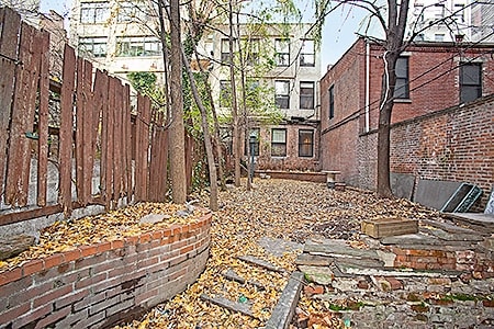 Building Photo - 431 W 44th St