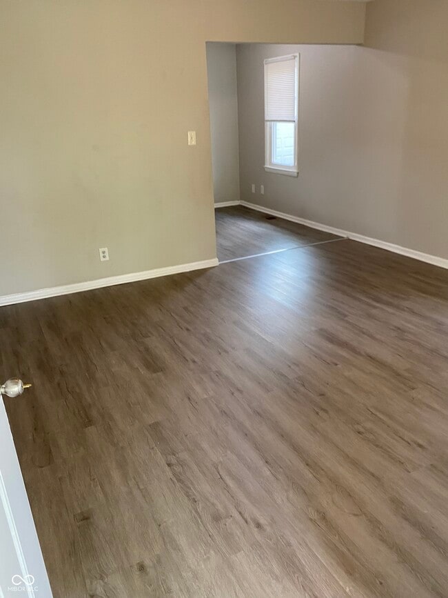 Building Photo - 8845 Robey Dr