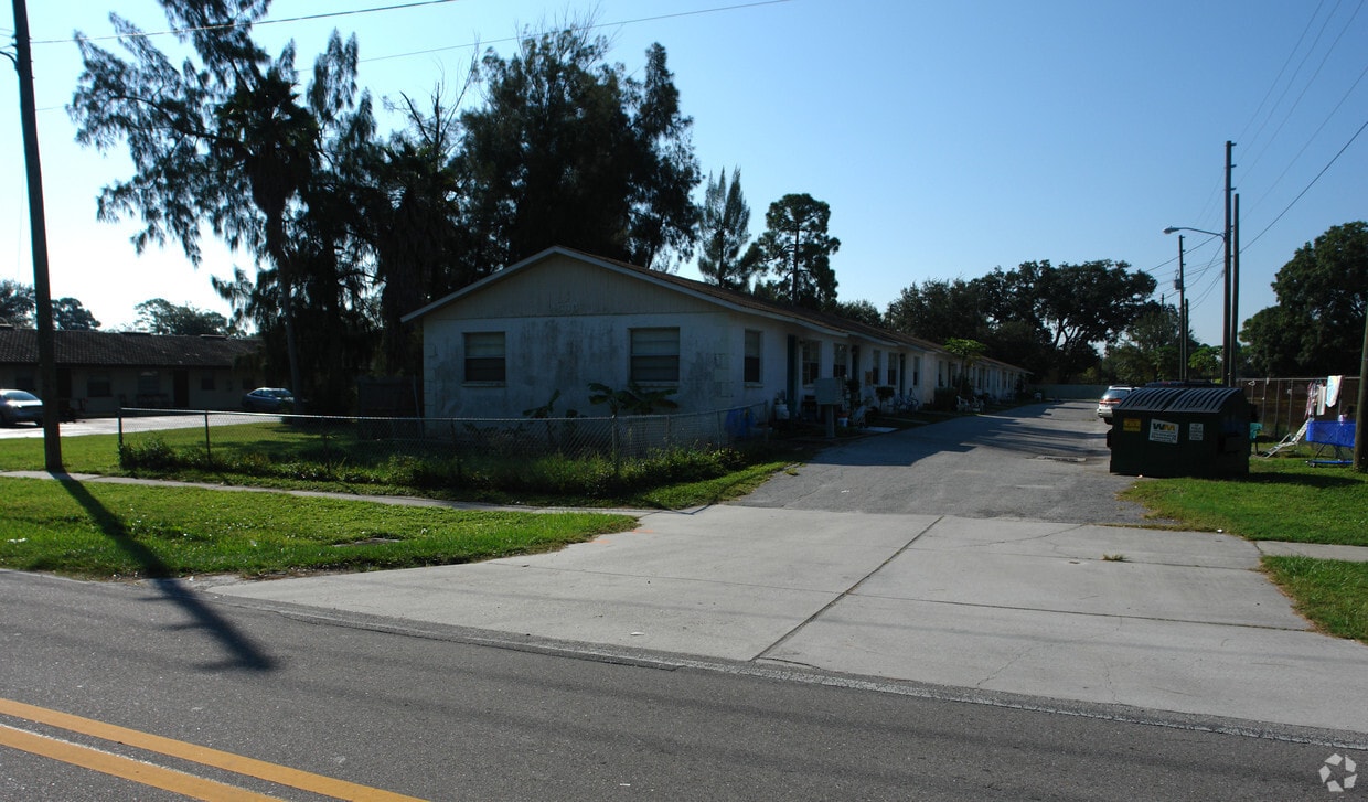 4590 76th Ave N, Pinellas Park, FL 33781 Apartments in Pinellas Park