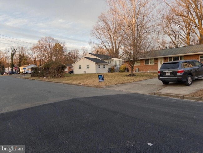 Building Photo - 7925 Ashboro Dr