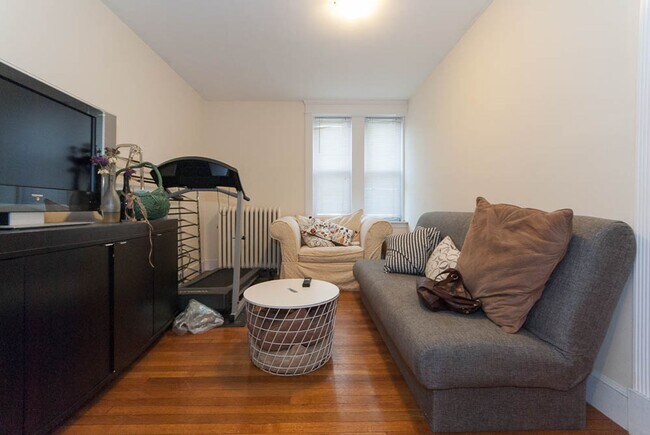 Modern Brookline 3bed / 1bath apartment on Saint Paul St near Boston University - Modern Brookline 3bed / 1bath apartment on Saint Paul St near Boston University