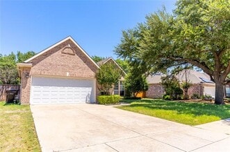 Building Photo - 2217 London Dr