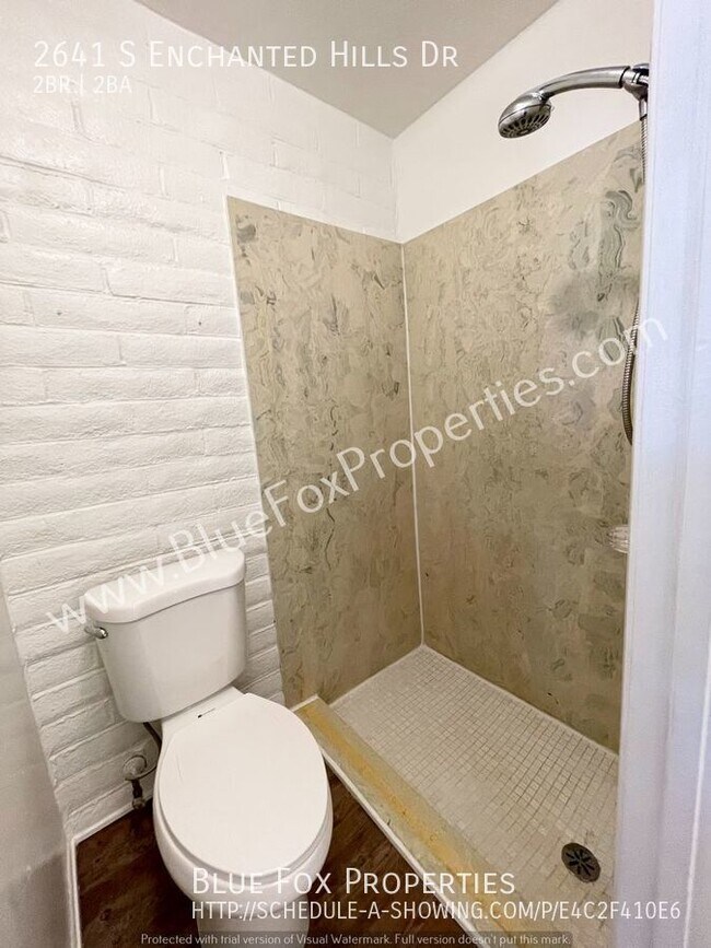 Foto del edificio - 2641 S Enchanted Hills Dr