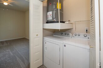 2BR, 2BA - Belmont - 1060SF - In-Unit Laundry - Pinnacle Heights Apartments