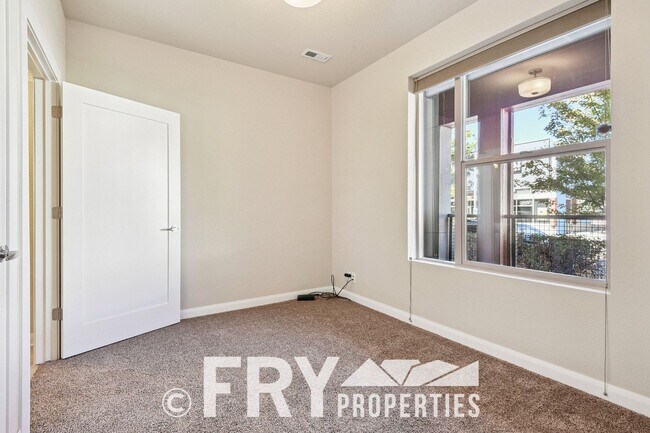 Foto del edificio - Beautiful 3 Bedroom Townhome in Belmar