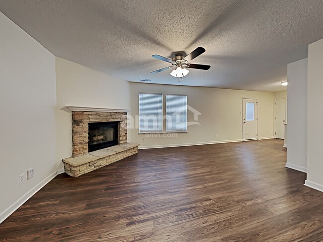 Building Photo - 2130 Summer Breeze Way