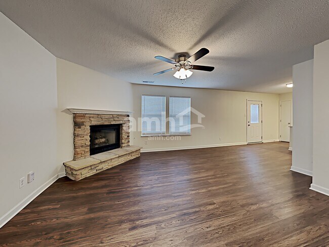 Foto del edificio - 2130 Summer Breeze Way