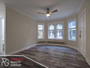 Building Photo - 3821 N Greenview Ave