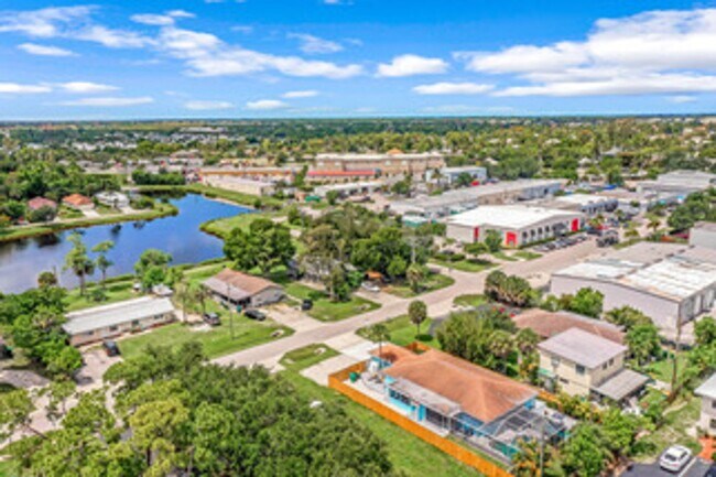 Foto del edificio - **Ask about the TWO WEEKS FREE** READY FOR A NEW TENANT ON 9/1/2026** COMPLETELY REMODELED BEAUTI...