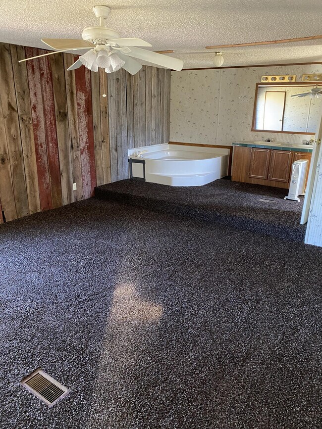 Building Photo - 307 Piper Dr