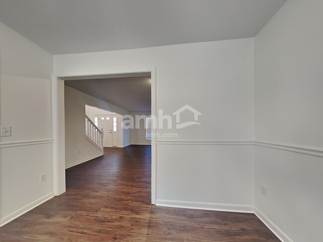 Foto del edificio - 2055 Whispering Wind Lane