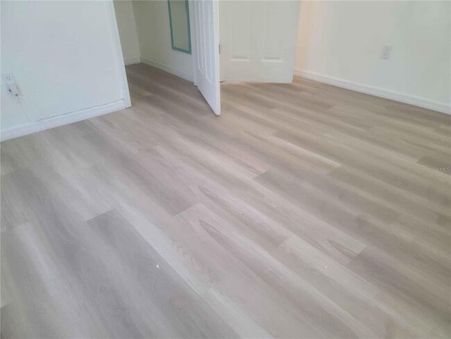 Foto del edificio - 833 Disston Ave