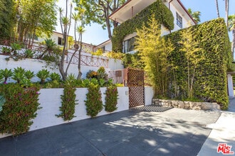 Building Photo - 10959 Strathmore Dr