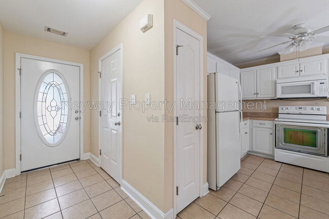 Building Photo - 815 Whispering Willow Ct