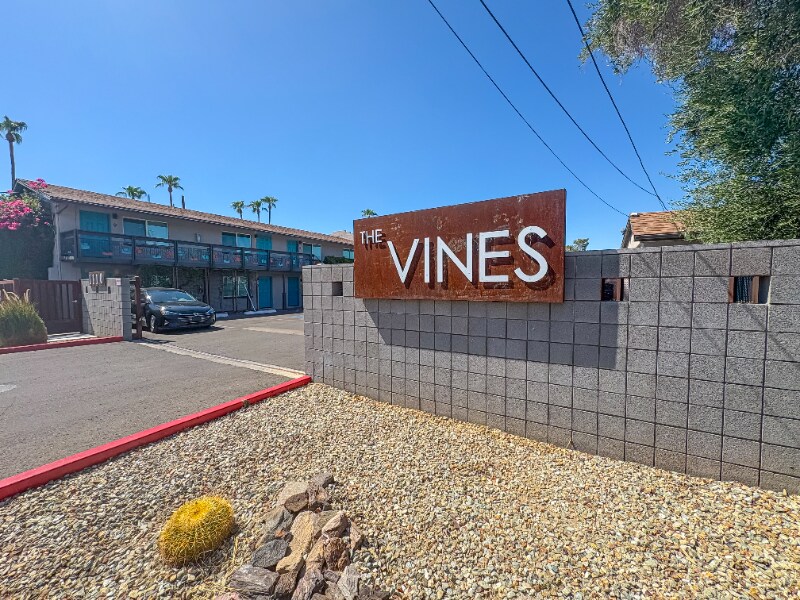 Foto principal - 1110 E Highland Ave