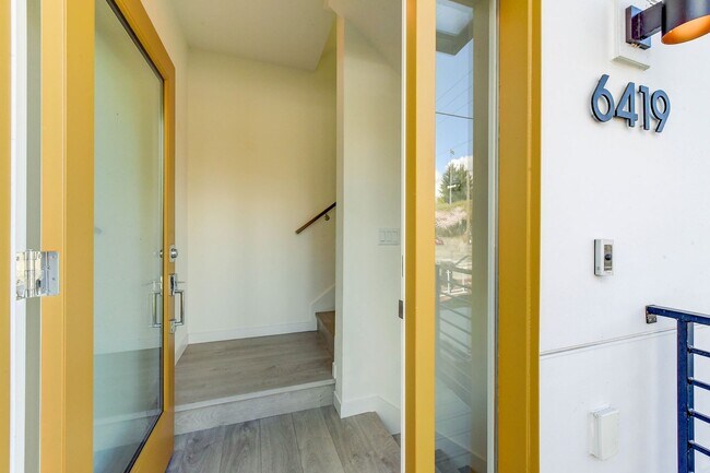 Foto del edificio - Terrific Townhome