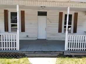 Building Photo - 2149 N National Ave