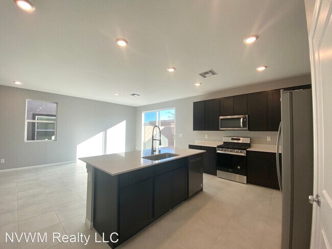 Foto del edificio - 4 br, 2.5 bath House - 4565 Swimming Minno...