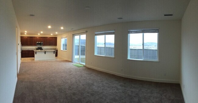 Building Photo - 3 Bedroom 2 Bath Home Home in Wingfield!!