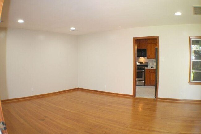 Foto del edificio - 5411 Turtle Creek Rd