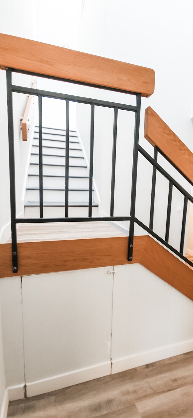 All new stairs - 115 Rogue River Hwy