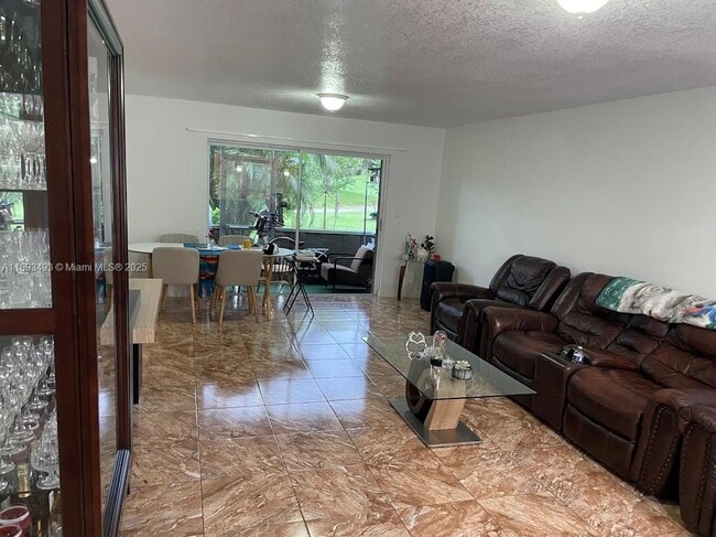 Building Photo - 2500 SW 81st Ave