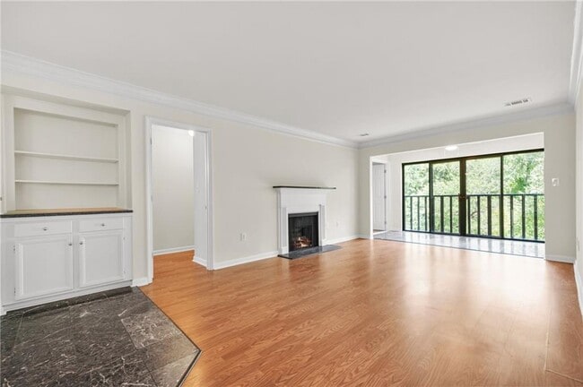 Building Photo - 23203 Plantation Dr NE