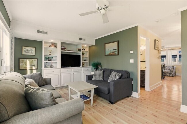 Building Photo - 216 Goddard Row