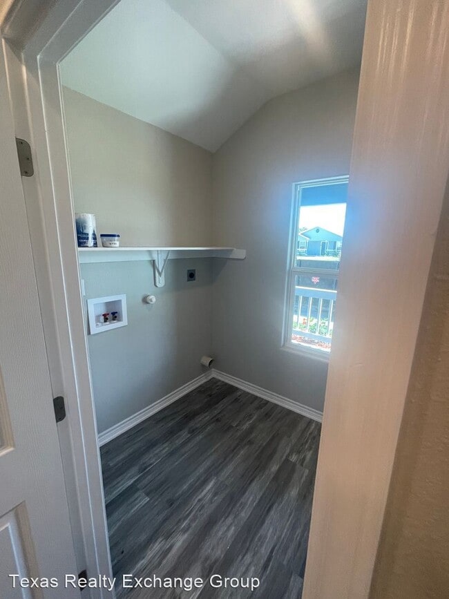 Building Photo - 3 br, 2 bath House - 417 Webb Ferrario