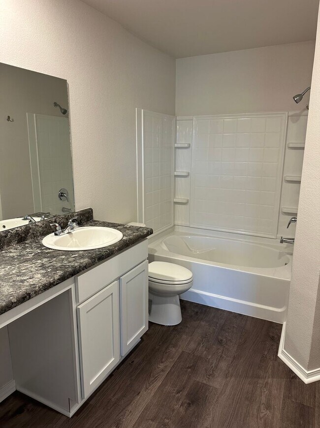 Foto del edificio - 5803 Boone St