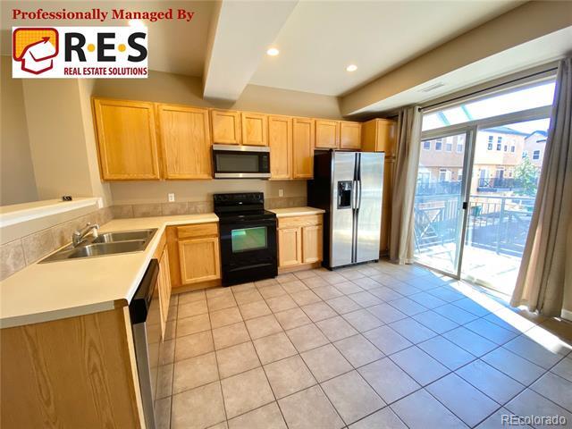 Foto del edificio - 14900 E Center Ave