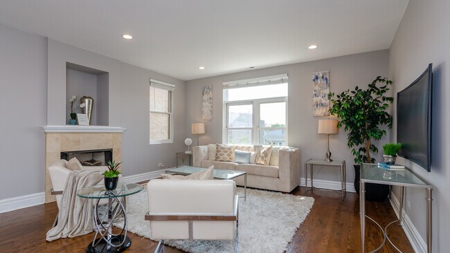 Foto del edificio - 2130 W Division St