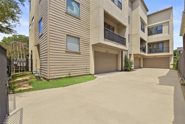 Foto del edificio - 2109 Winbern St