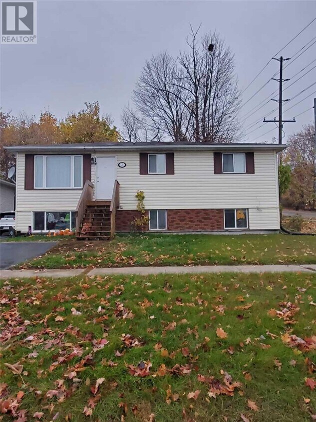 2 Christine Pl, Orillia, ON L3V 7P1 House for Rent in Orillia, ON