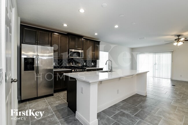 Foto del edificio - 705 Blackstone St