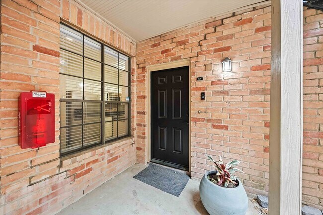 Foto del edificio - 2255 Braeswood Park Dr