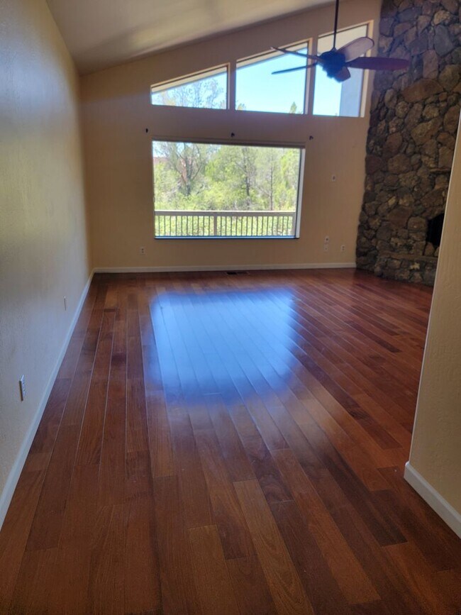 Building Photo - Unfurnished, 1-year long-term rental
