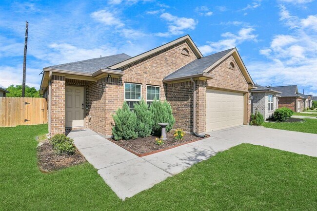 Building Photo - 7230 Victorville Dr
