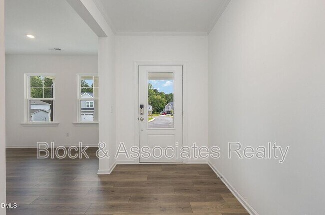 Foto del edificio - 153 Hickory Grv Dr