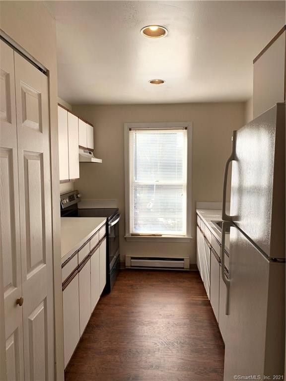 Foto del edificio - 241 Boston Post Rd