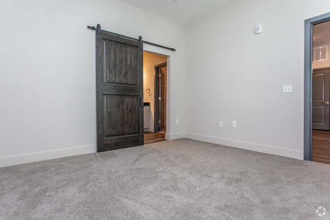 2 Br, Master Bedroom - Lumina