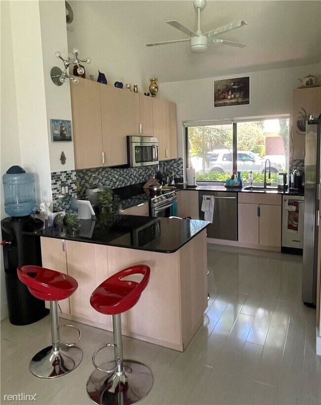 Foto del edificio - 3 br, 2.5 bath House - 777 Saint Albans Dr