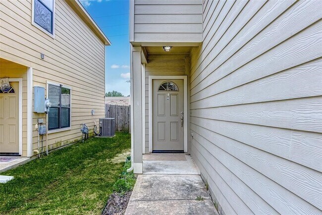 Foto del edificio - 6039 Shelbourne Park Ln