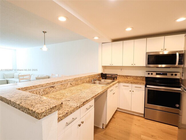 Foto del edificio - 9125 SW 77th Ave