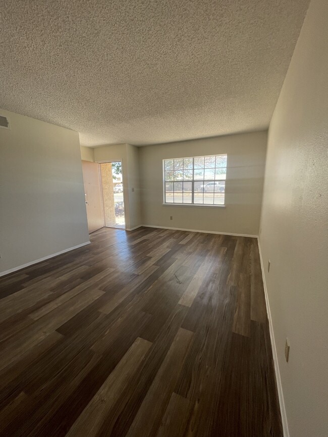 Building Photo - 10830 Cardigan Dr