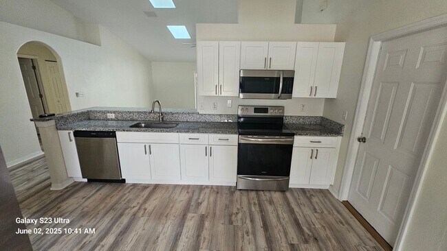 Building Photo - Updated 3 Bedroom, 2 Bath Home in Matanzas...